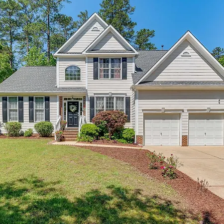 Fire Pit And Pool Access Quiet Holly Springs Home